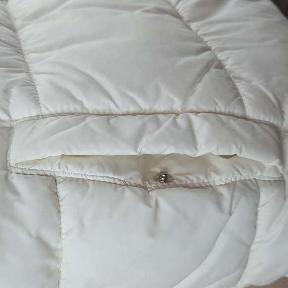 Old NAVY WOMANS Large PUFFER VEST.NYLON Polyester SEA Salt WHITE EUC - Picture 5 of 16